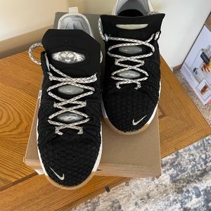 Lebron James tennis shoes